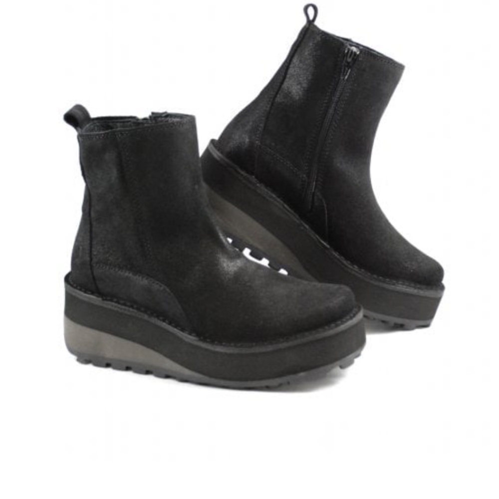 FLY LONDON Hoze Super Chunky Wedge Ankle Boot, Size 38 (8 US). Slightly Sparkly.
